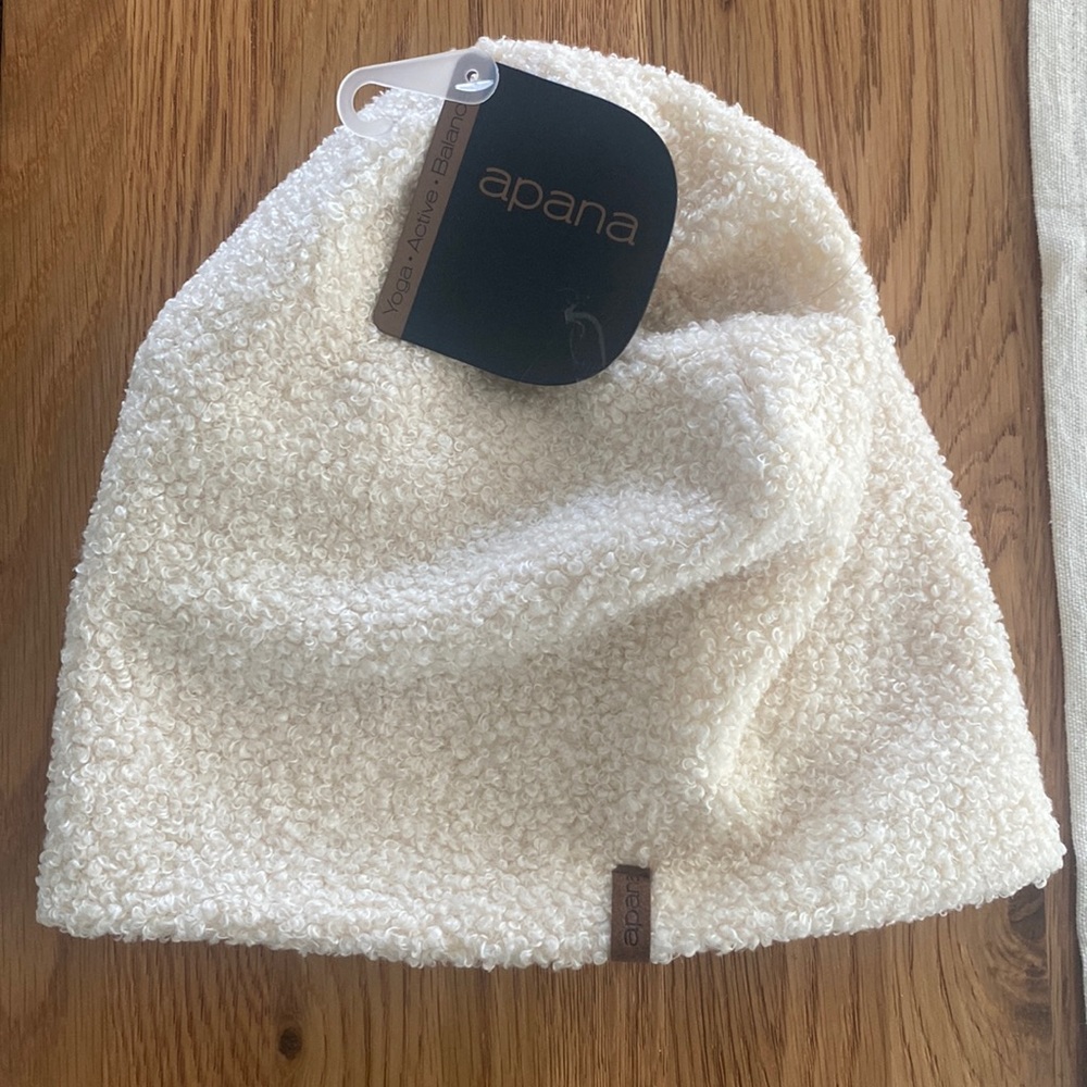Fuzzy Apana winter hat